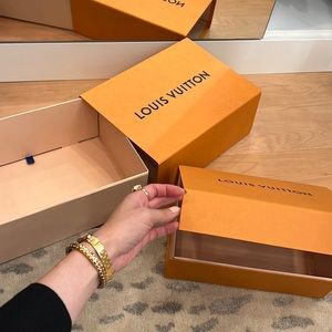 2 Louis Vuitton boxes